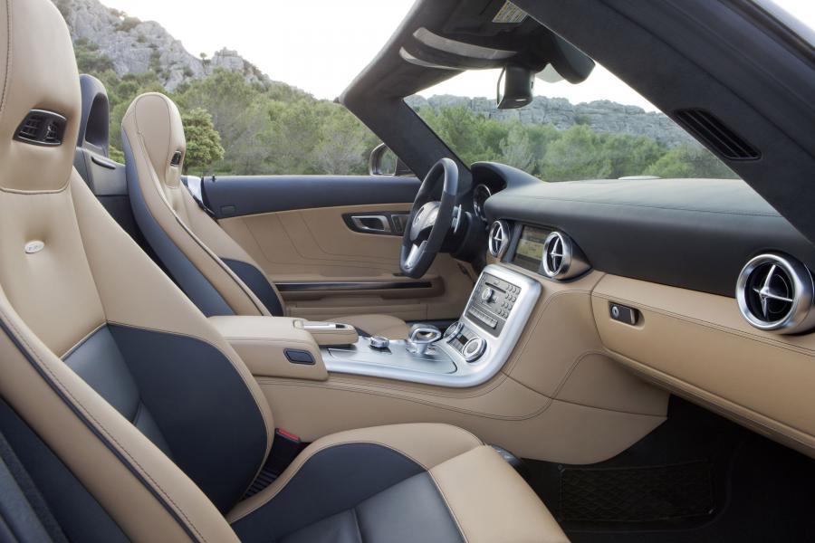  Mercedes-Benz SLS AMG Roadster 2012 года  (фото 138 из 198)